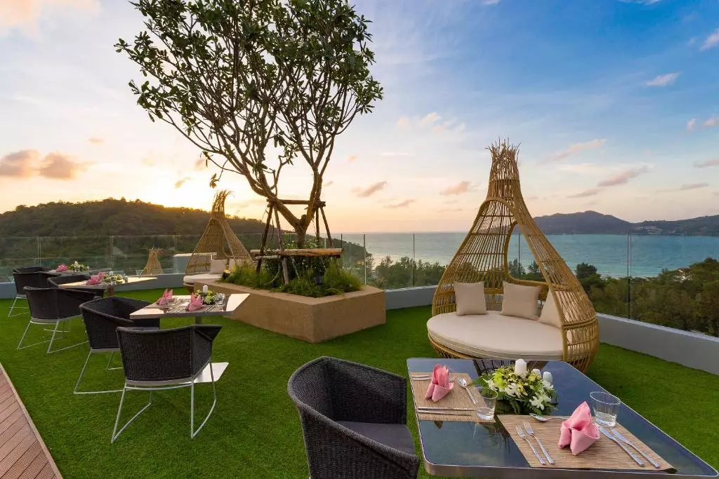 Crest Resort and Pool Villas